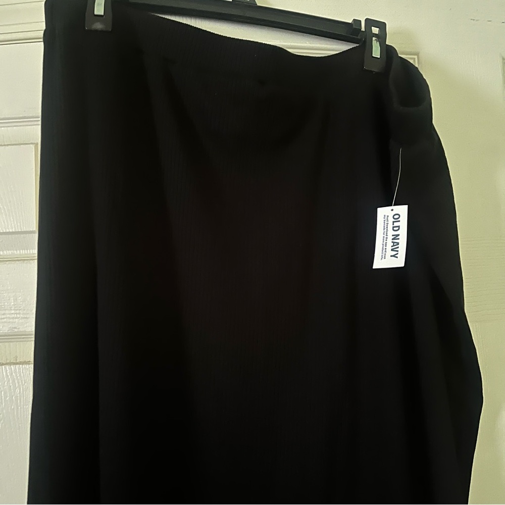 Women’s Old Navy Black High-Waisted Rib-Knit Maxi Skirt Size 2X - Picture 3 of 3